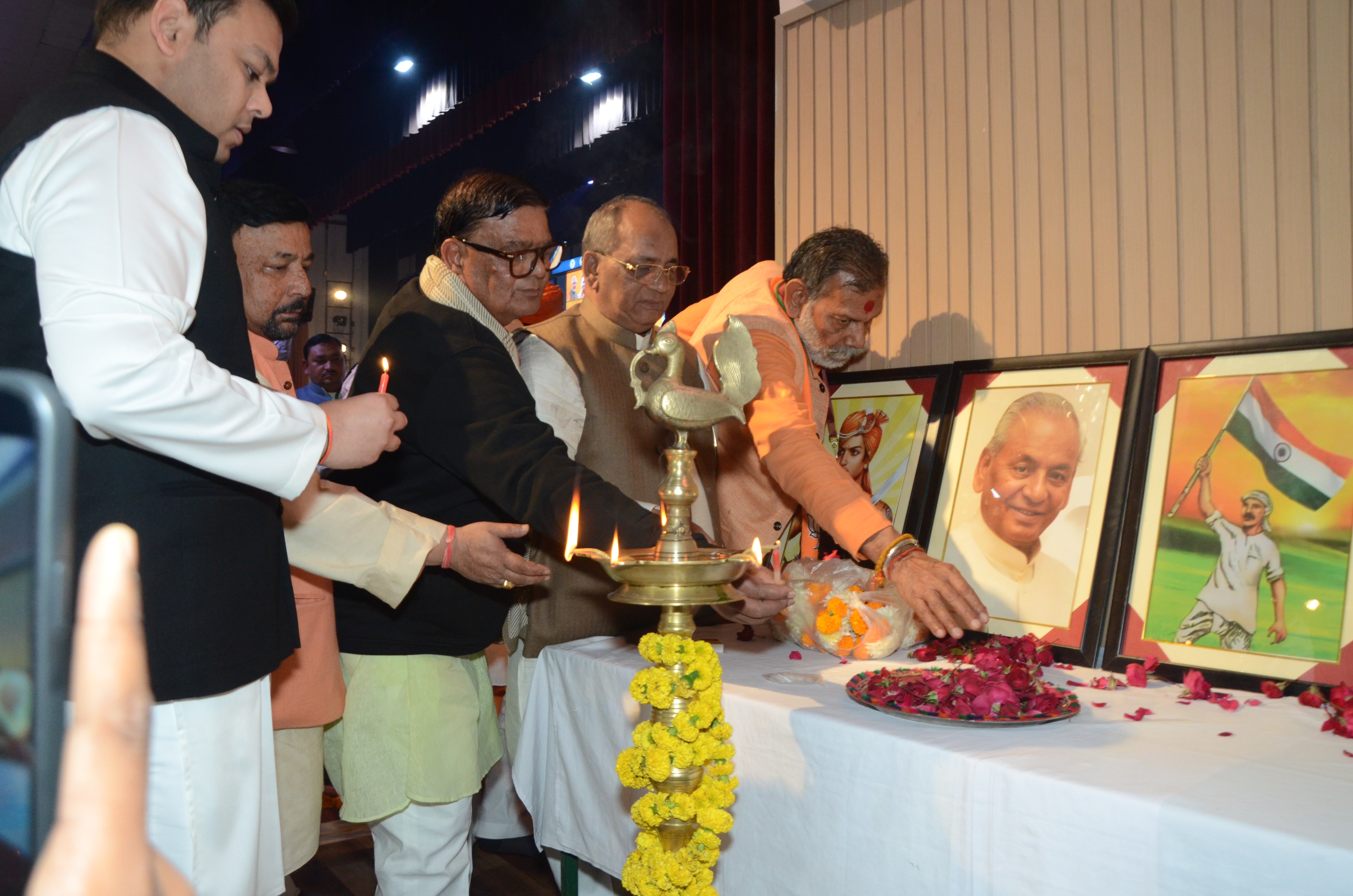 दीप प्रज्ज्वलन